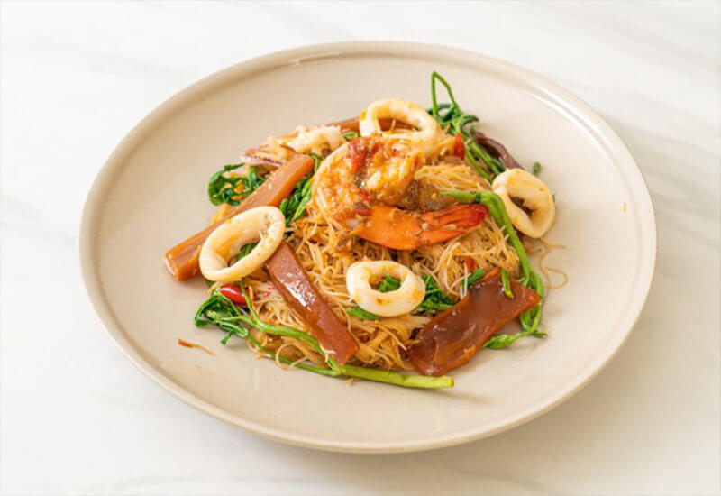 Shrimp with vermicelli and garlic